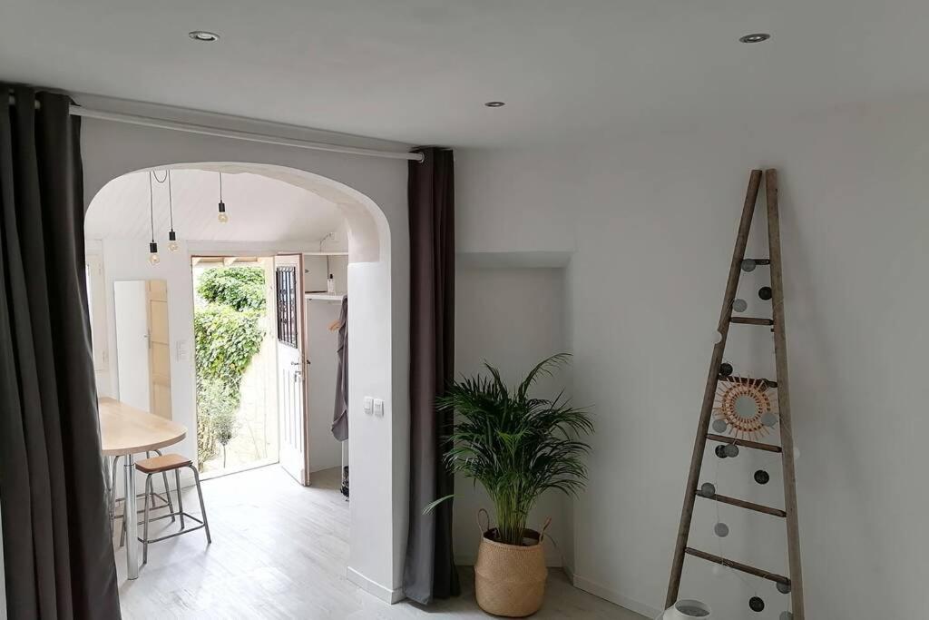 Les Etapes Chartraines Parking Wifi Jaccuzi Apartamento Chartres Exterior foto