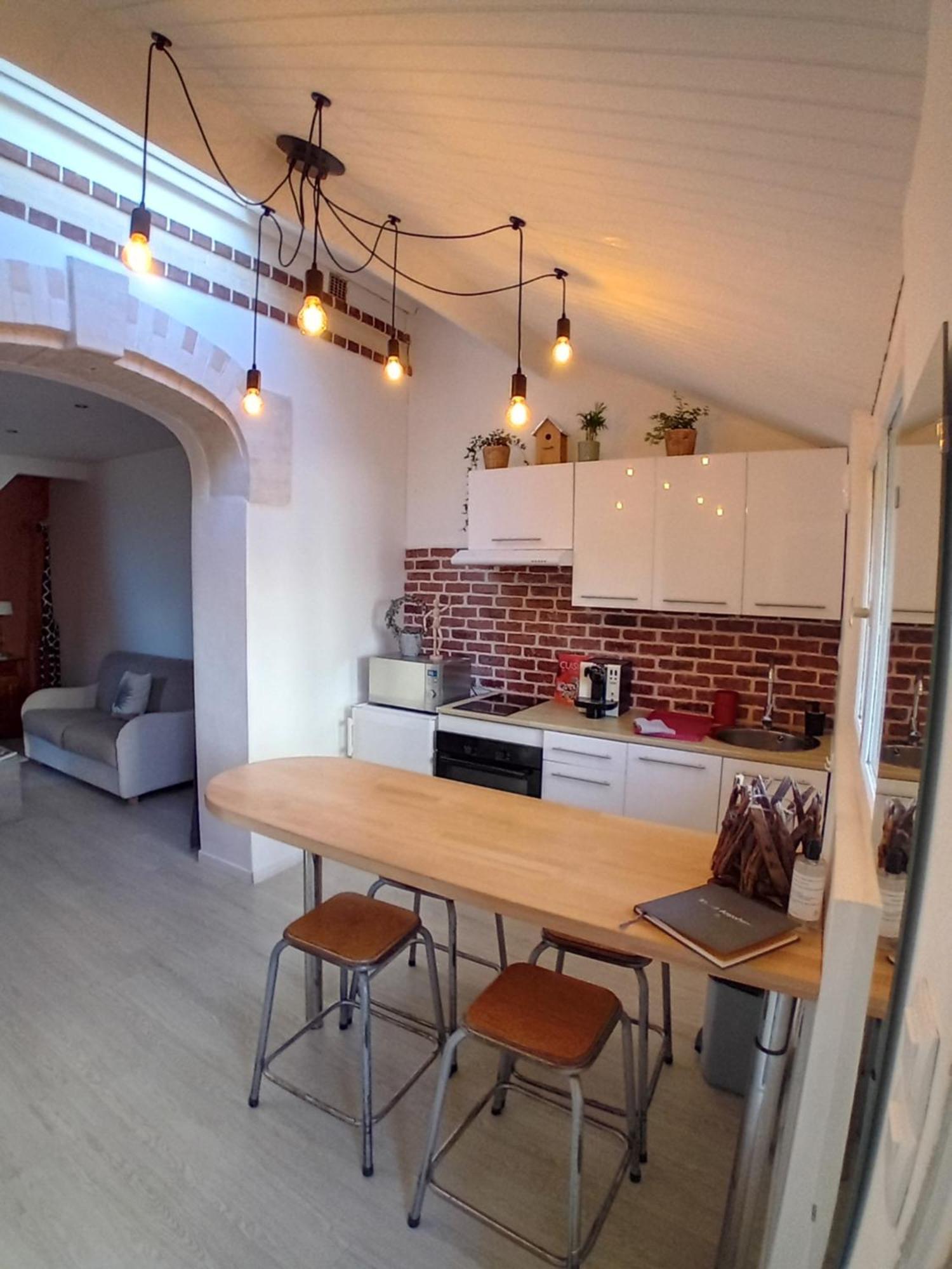Les Etapes Chartraines Parking Wifi Jaccuzi Apartamento Chartres Exterior foto