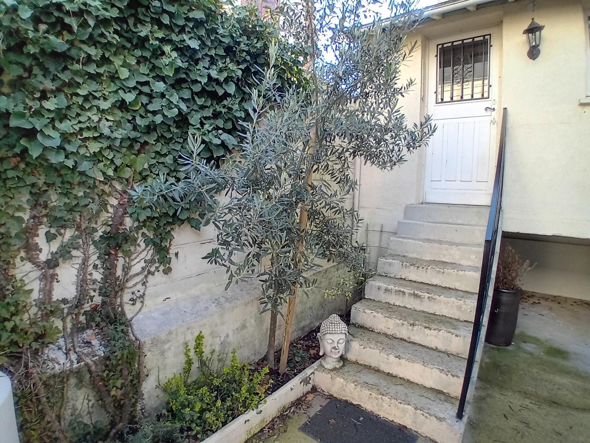 Les Etapes Chartraines Parking Wifi Jaccuzi Apartamento Chartres Exterior foto